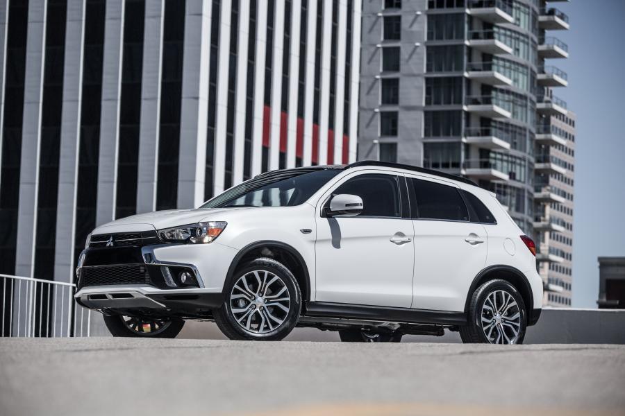  Mitsubishi Outlander Sport SEL 2017 года  (фото 2 из 15)